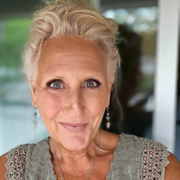suzannemgiese